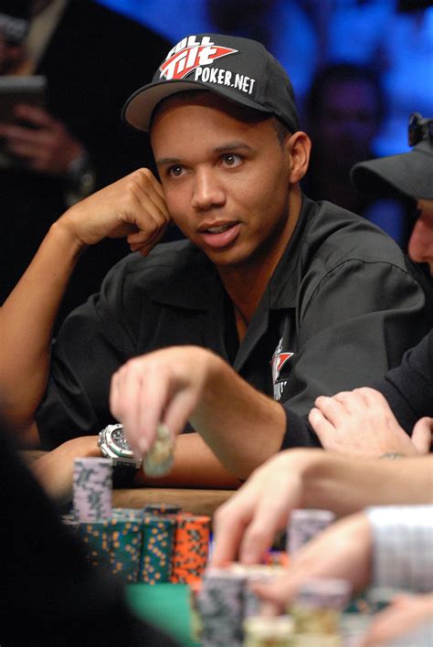 Phil ivey kelly  Robbie could of just been too dumb during execution and it backfired some how